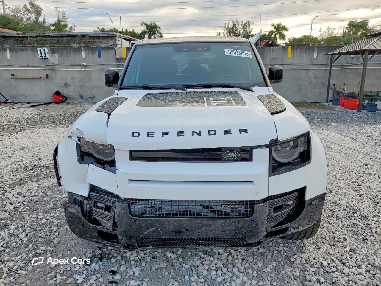 Land Rover Defender 2023