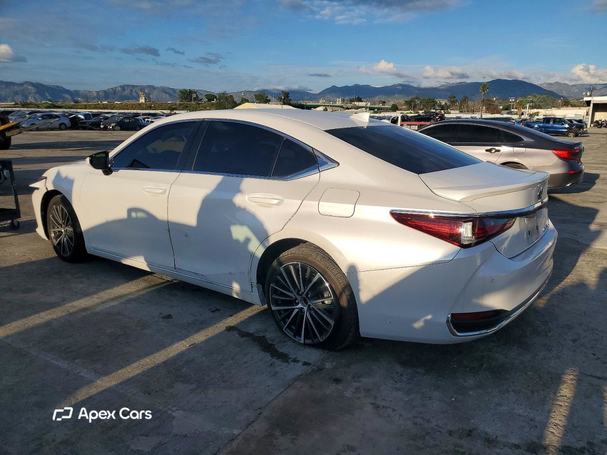 Lexus ES 2024
