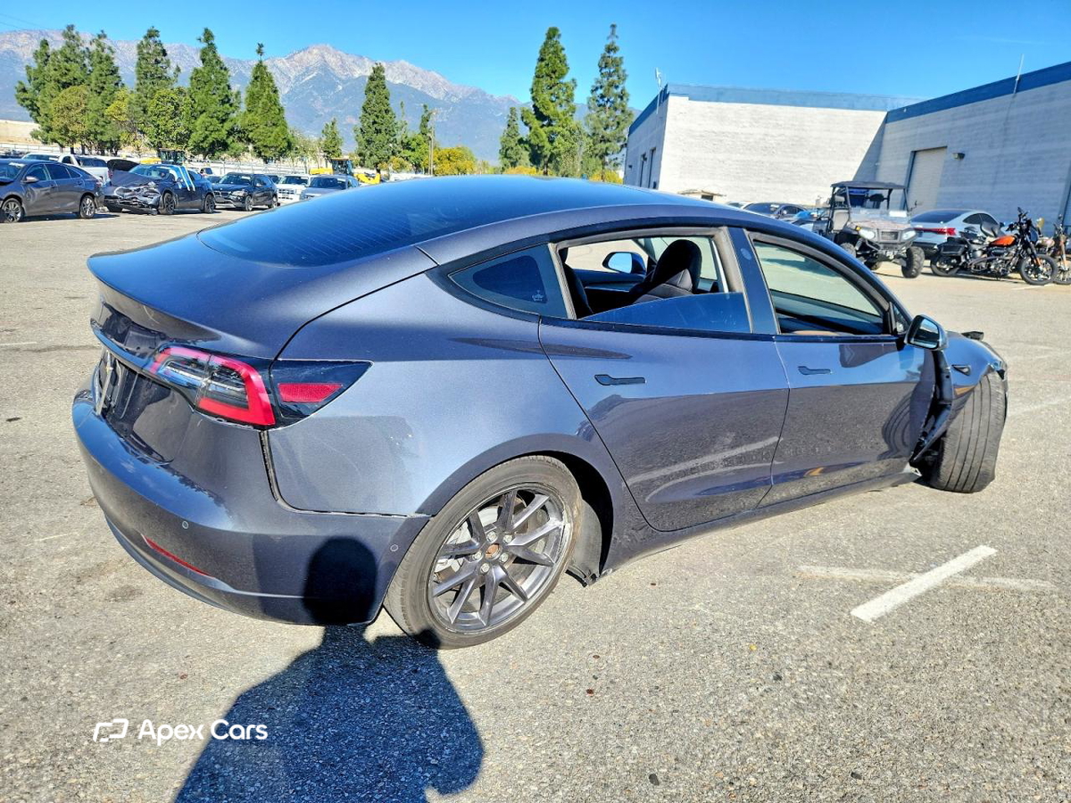 Tesla Model 3 2022