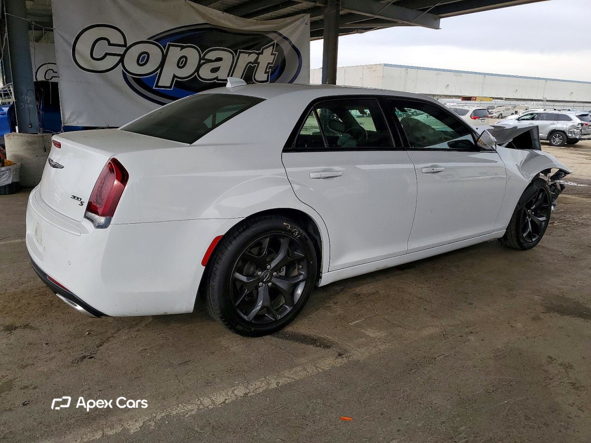 Chrysler 300 2022