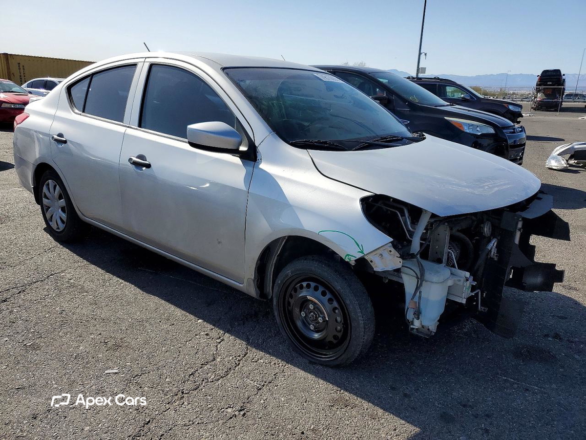 Nissan Versa 2016