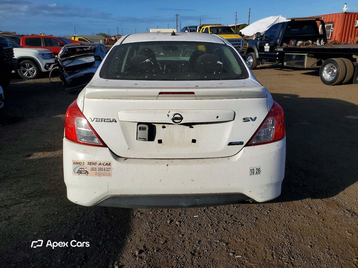 Nissan Versa 2016