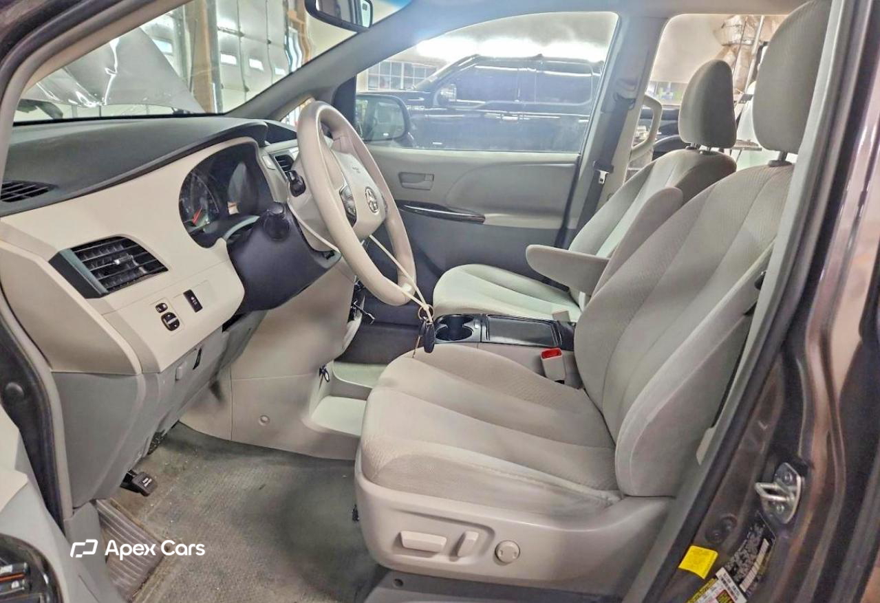 Toyota Sienna 2012