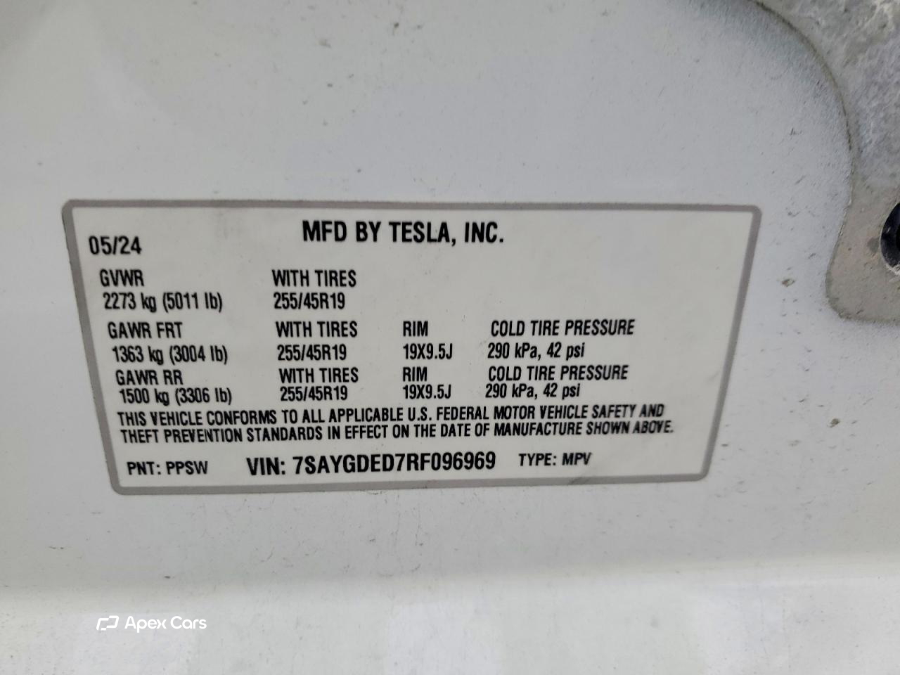 Tesla Model Y 2024