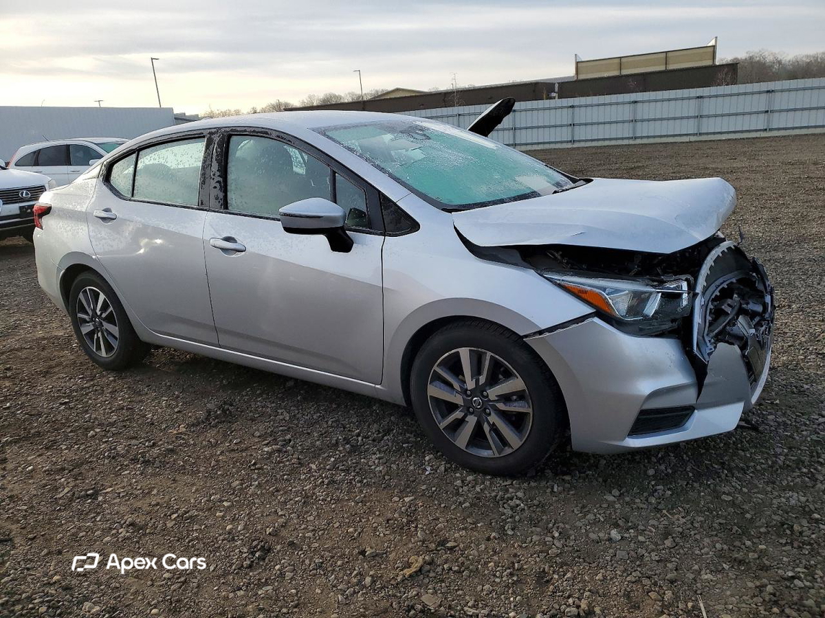 Nissan Versa 2021