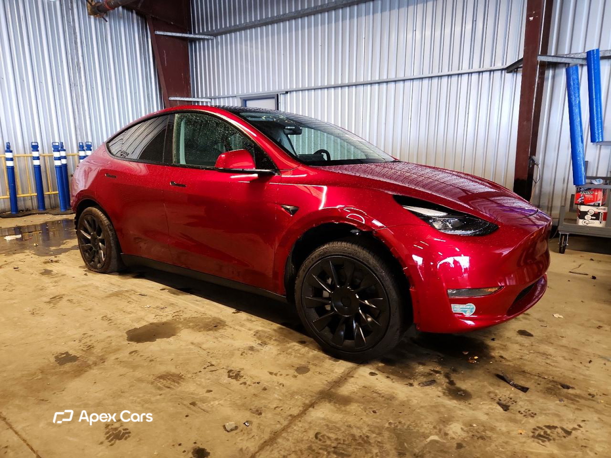 Tesla Model Y 2025