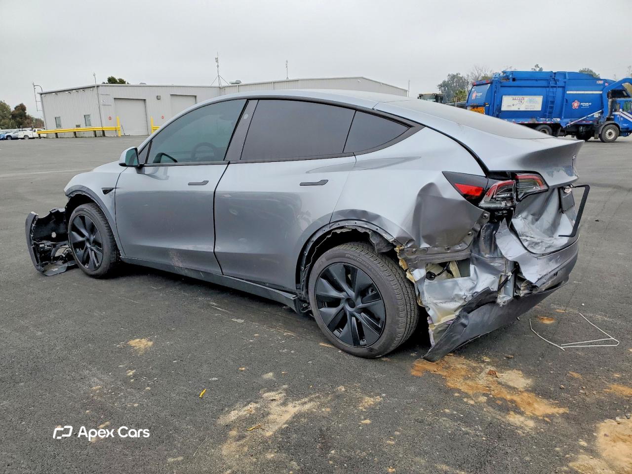 Tesla Model Y 2025