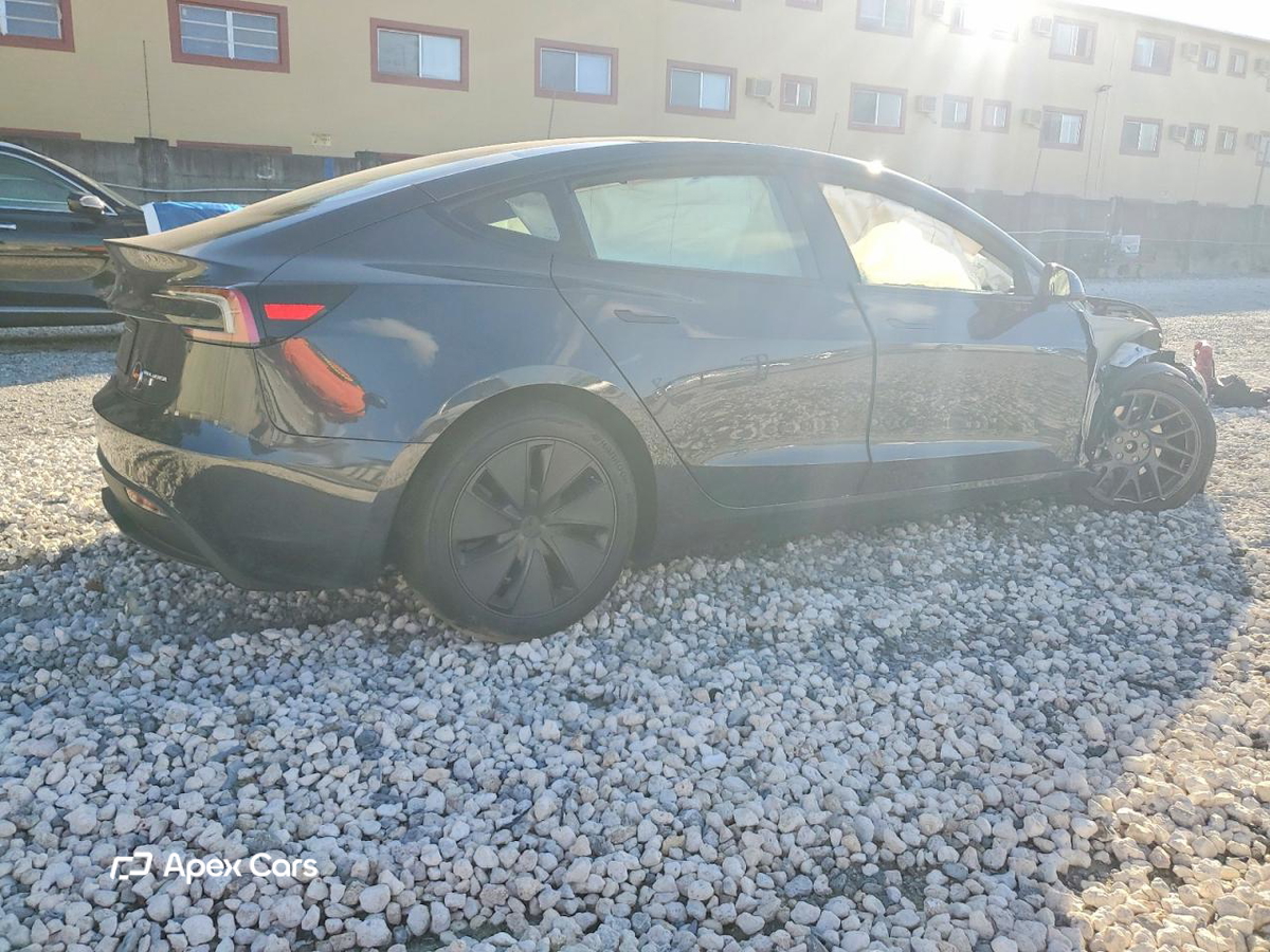 Tesla Model 3 2025