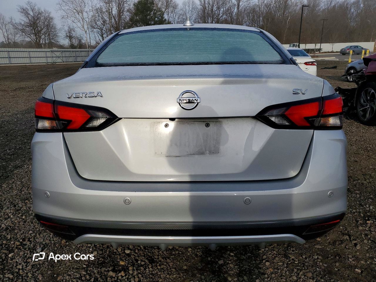 Nissan Versa 2021