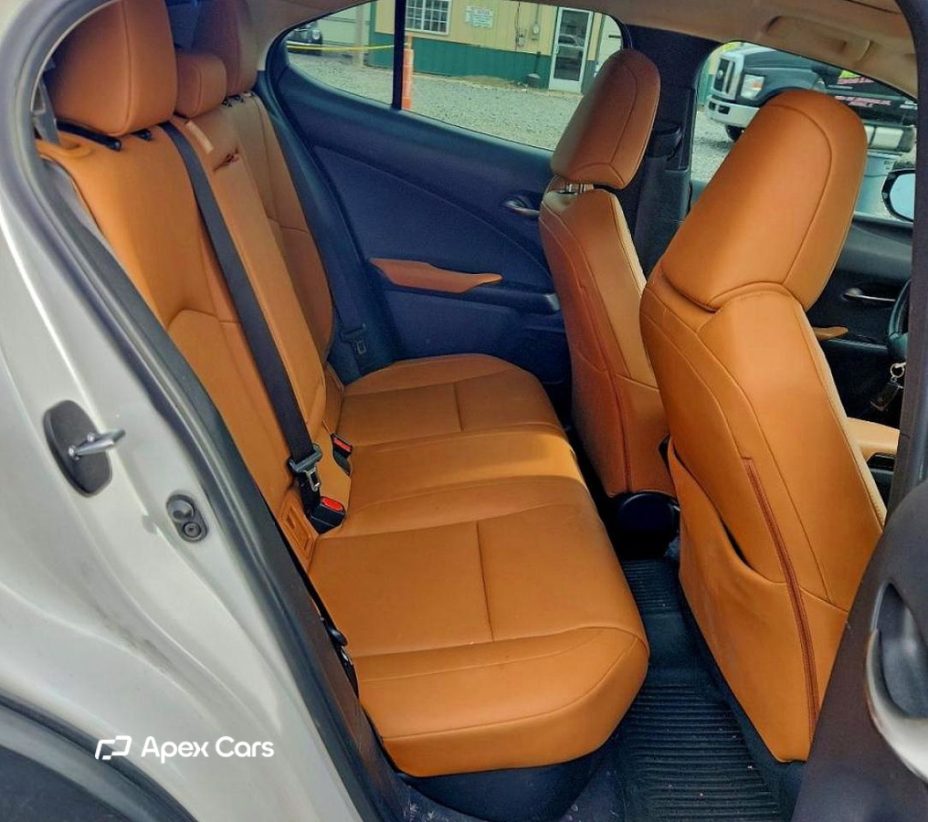 Lexus UX 2020