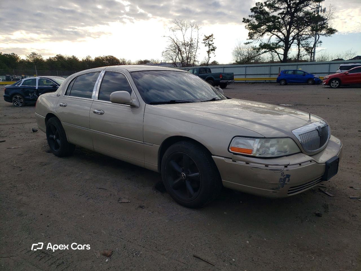 Lincoln Town Car 2010