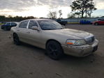 Lincoln Town Car 2010