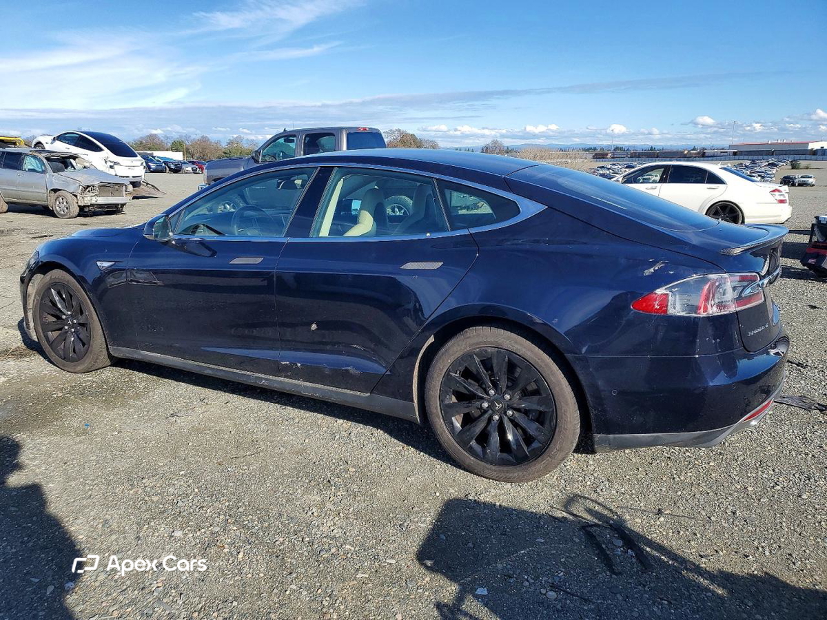 Tesla Model S 2014