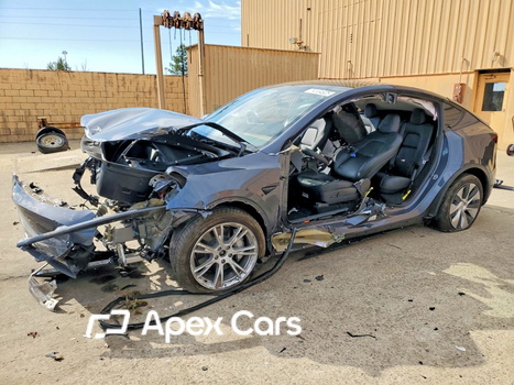 Tesla Model Y 2023 - Zdjęcie 1 z 12