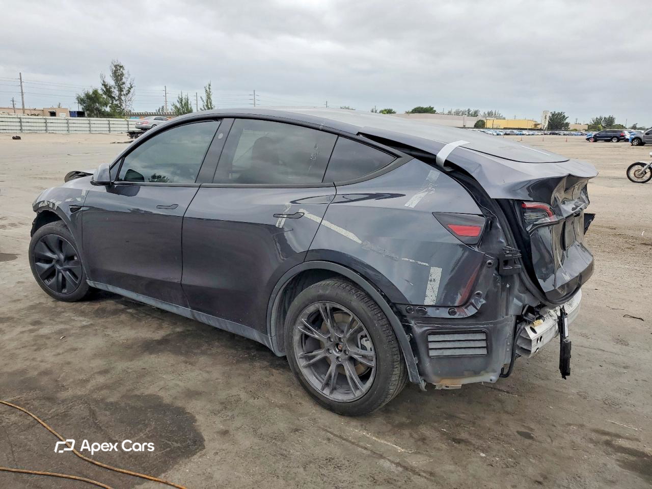 Tesla Model Y 2024