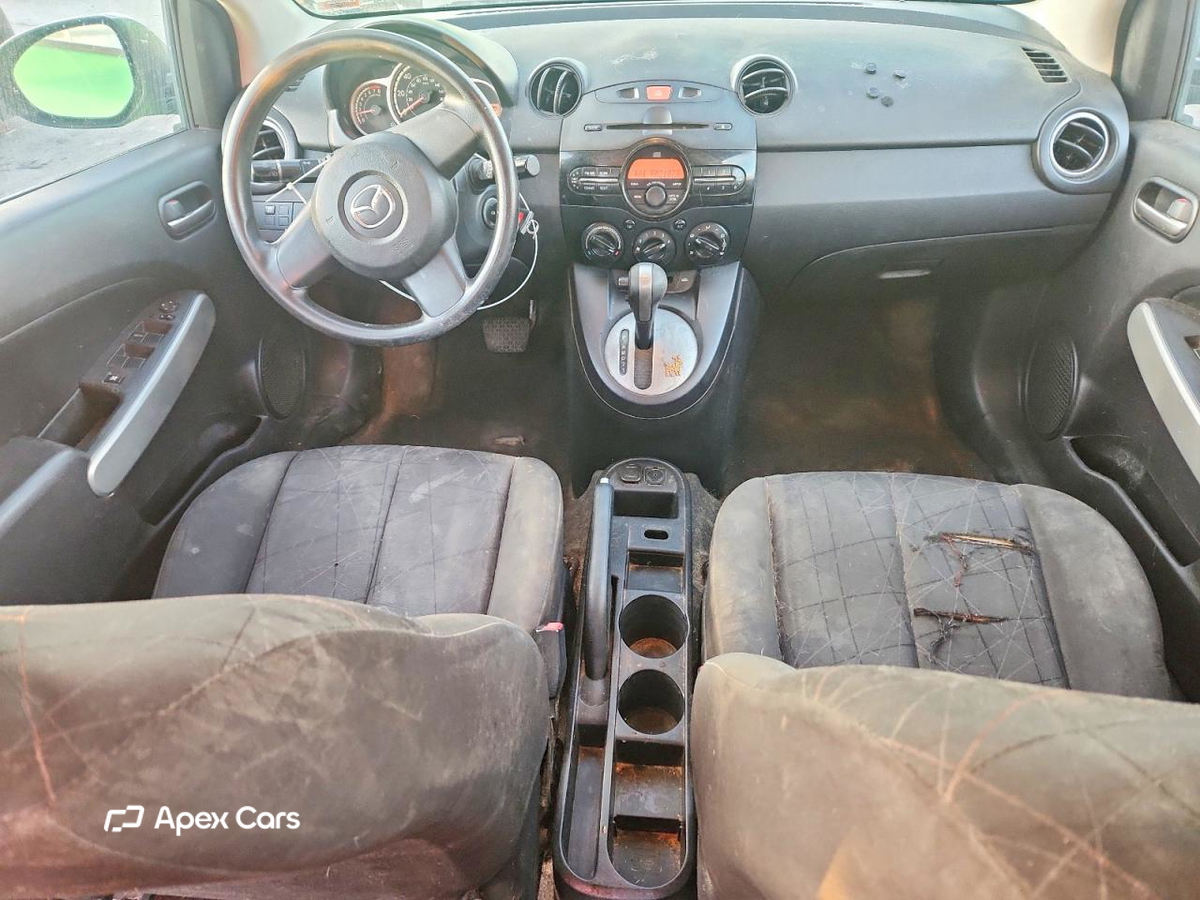 Mazda 2 2011