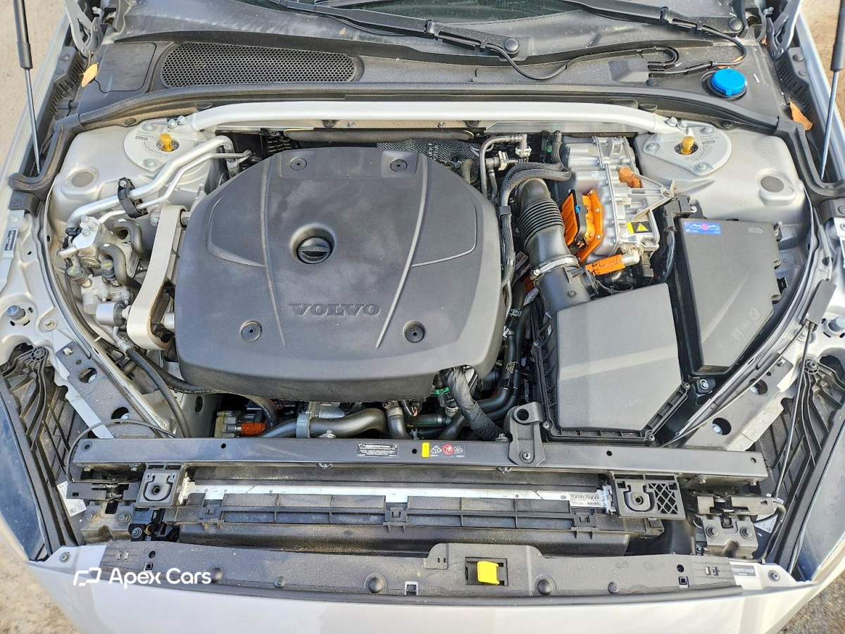Volvo V60 2025