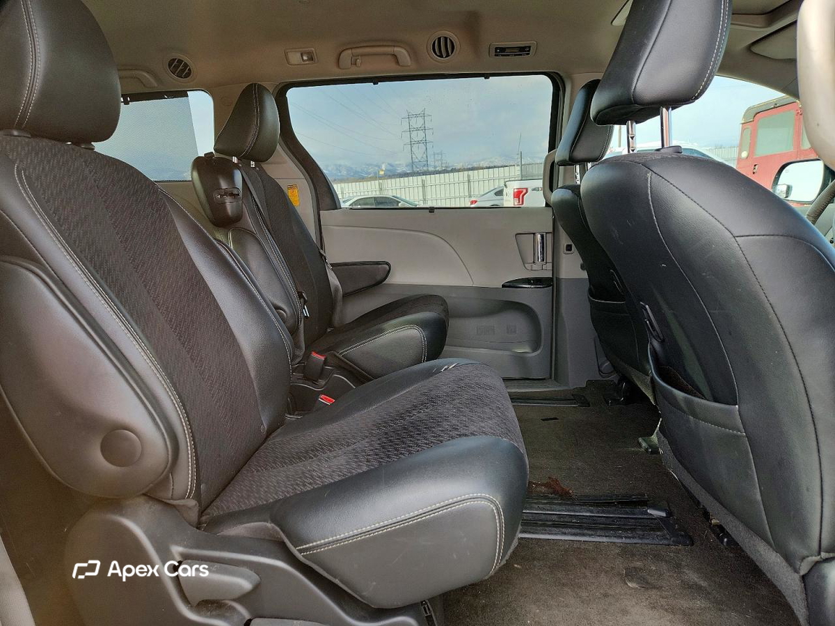 Toyota Sienna 2014