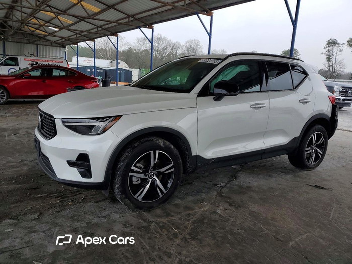 2024 Volvo XC40 - Image 1 of 5