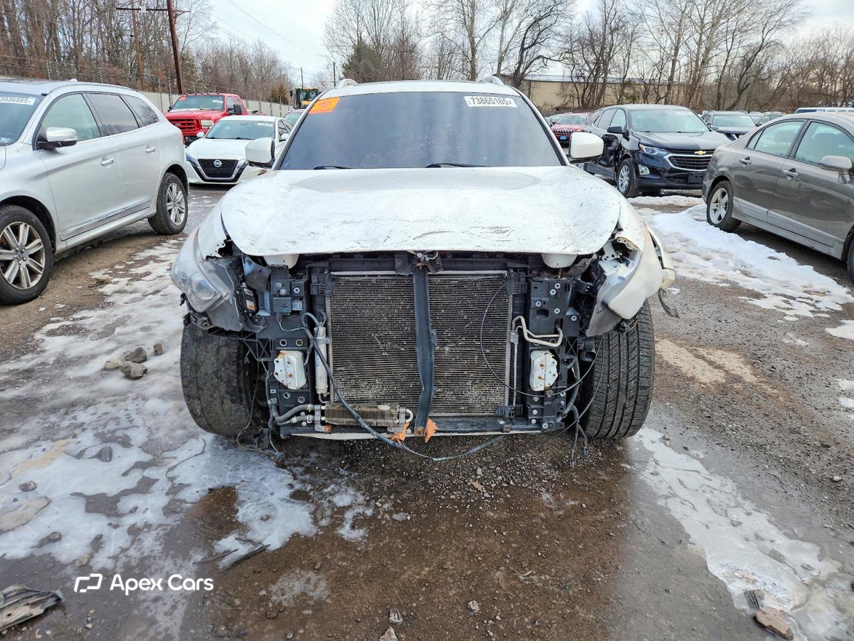 Infiniti QX70 2015