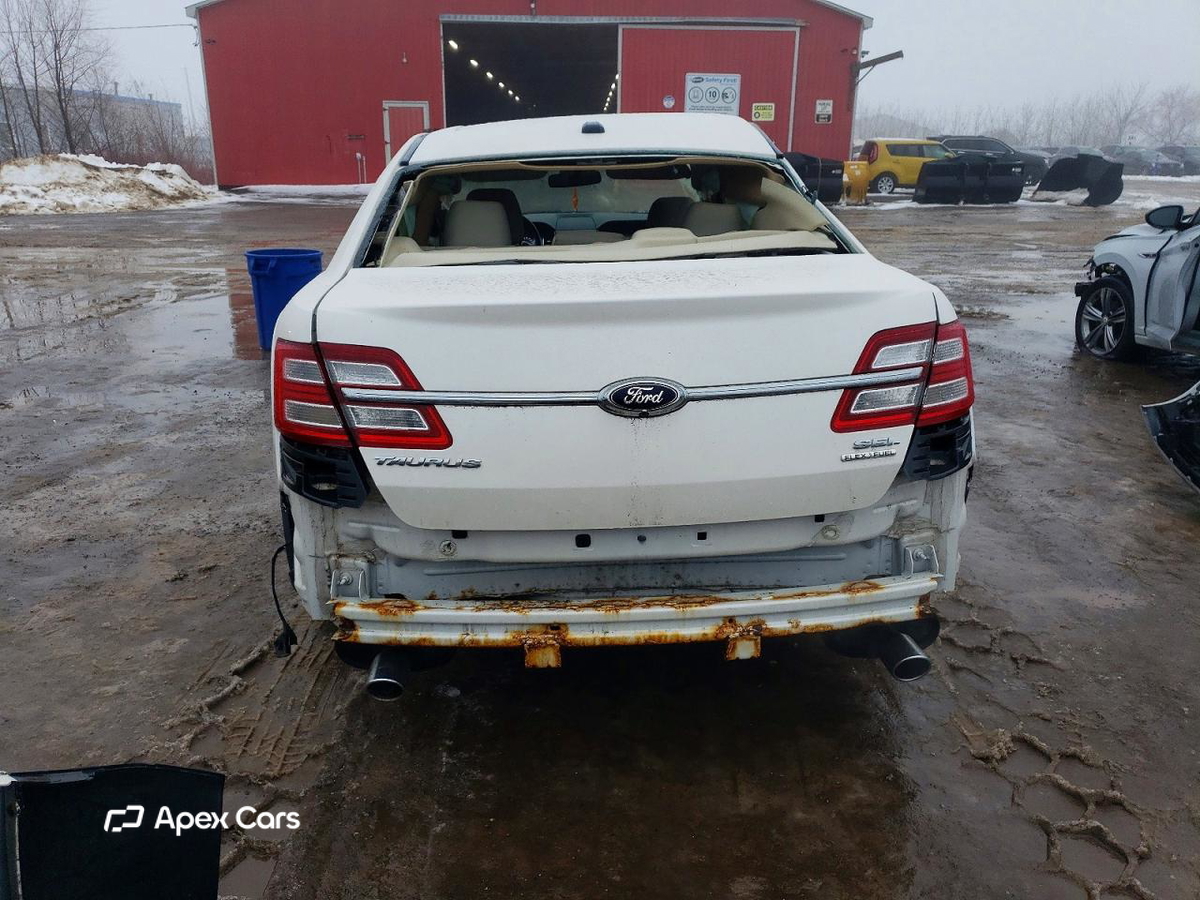 Ford Taurus 2015