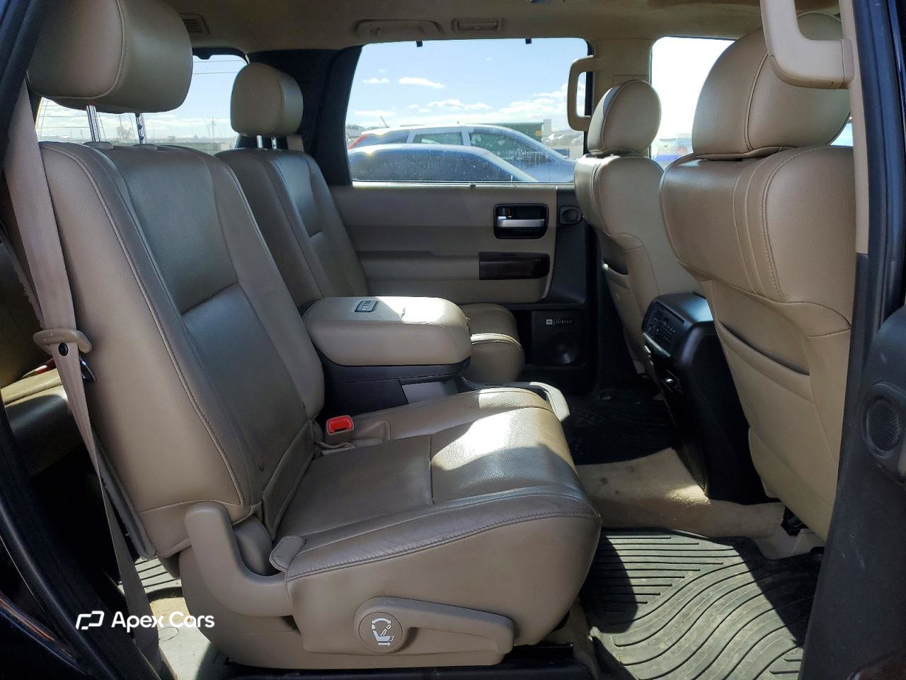 Toyota Sequoia 2010
