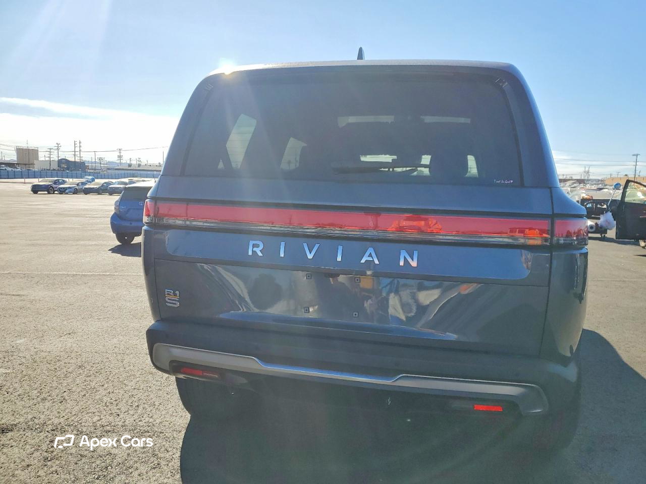 Rivian R1S 2023