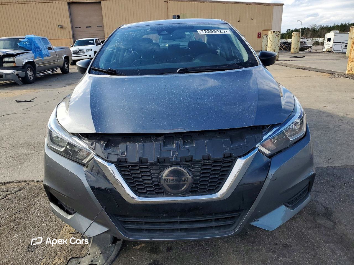 Nissan Versa 2020