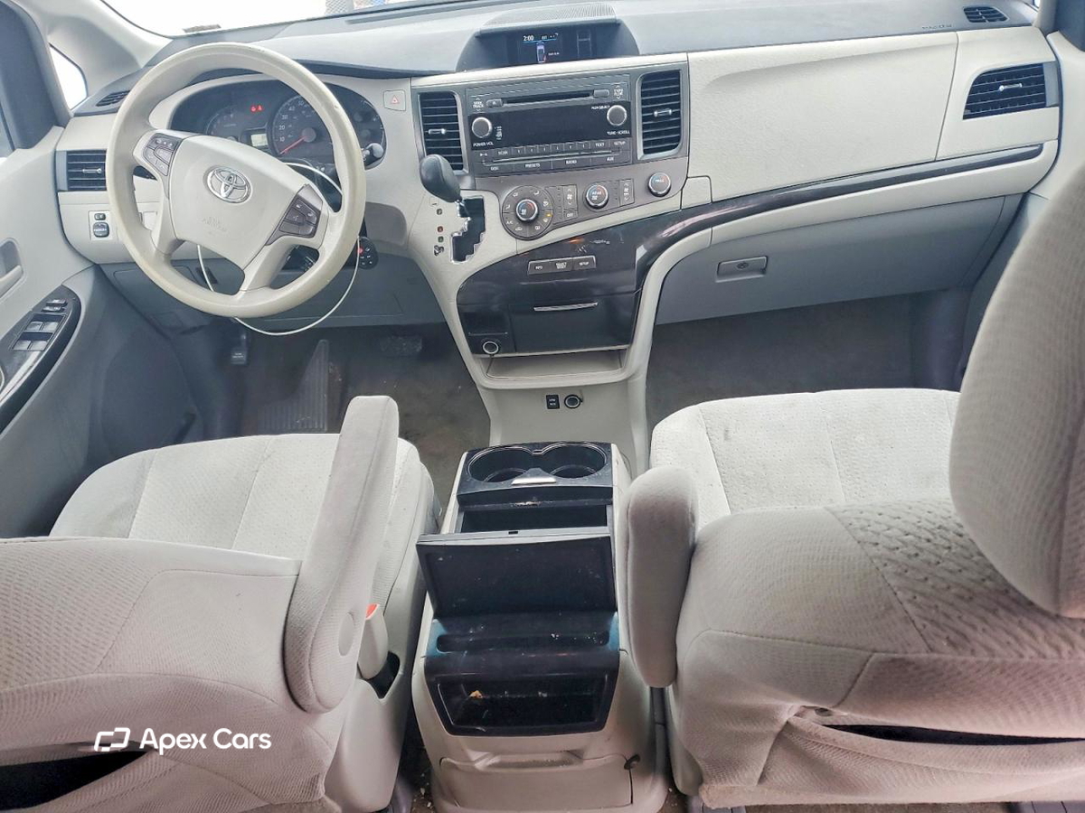 Toyota Sienna 2012