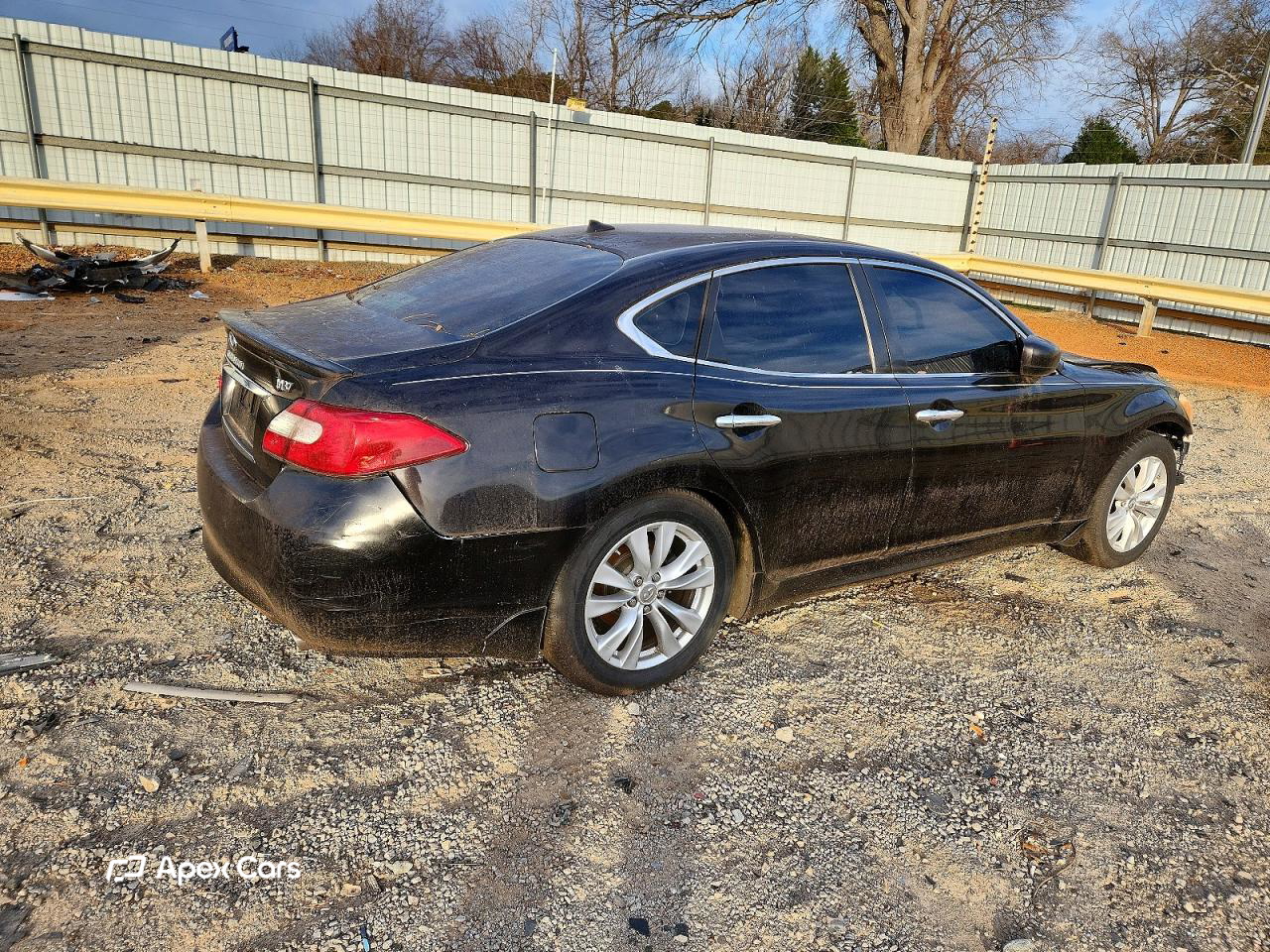 Infiniti M 2011