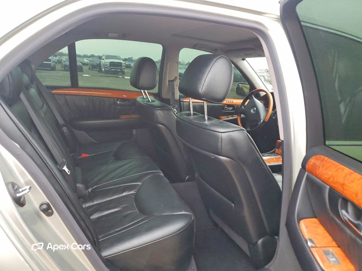 Lexus LS 2001
