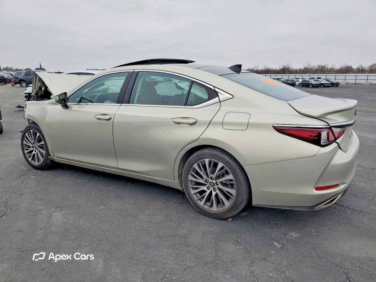 Lexus ES 2021