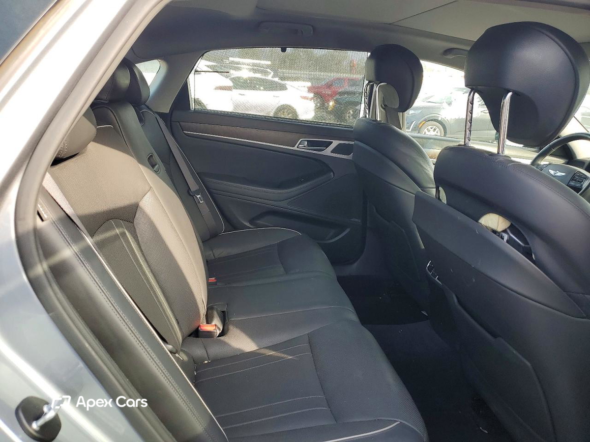 Hyundai Genesis 2015