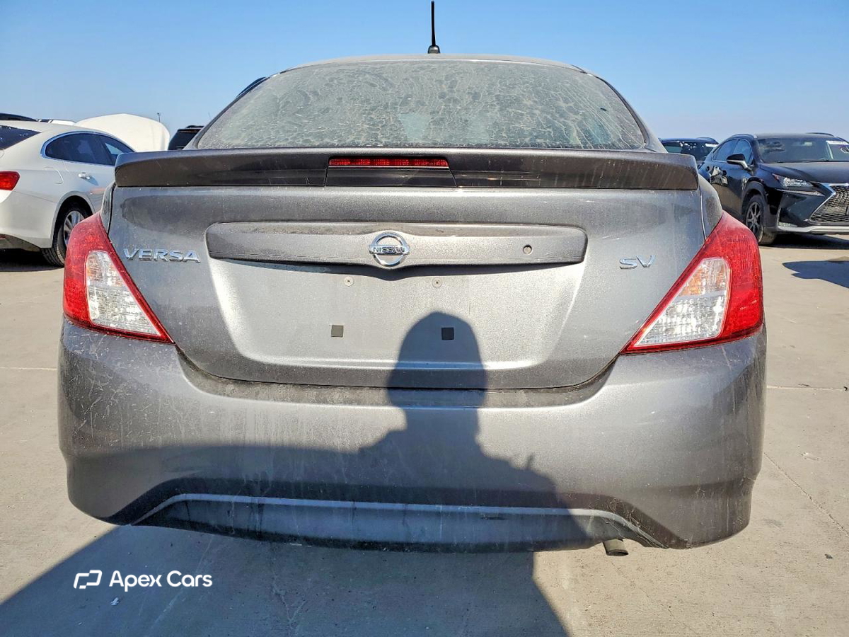Nissan Versa 2018