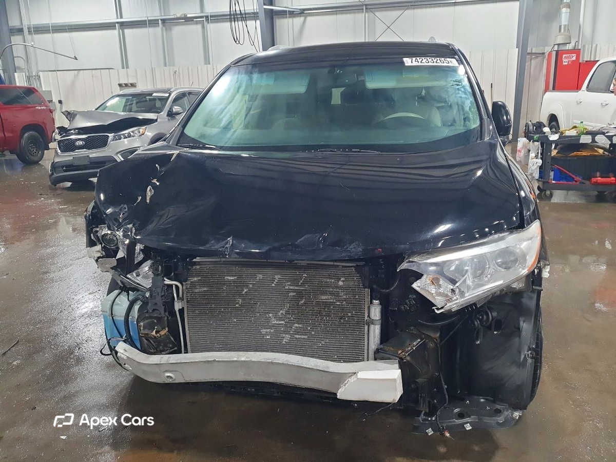 Nissan Quest 2013