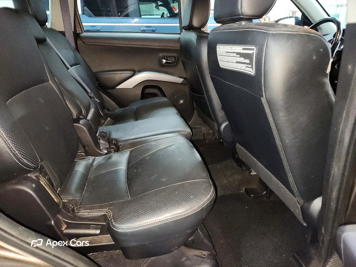 Mitsubishi Outlander 2012