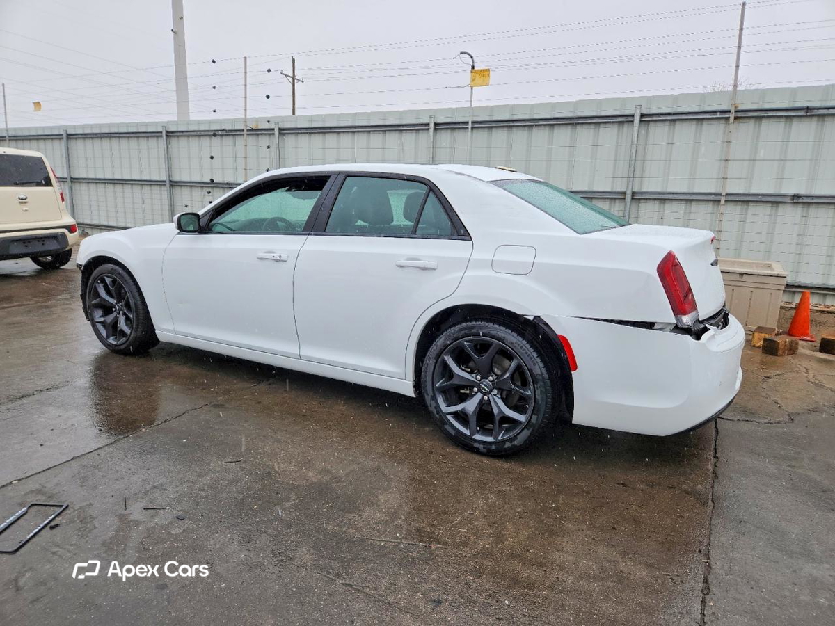 Chrysler 300 2023