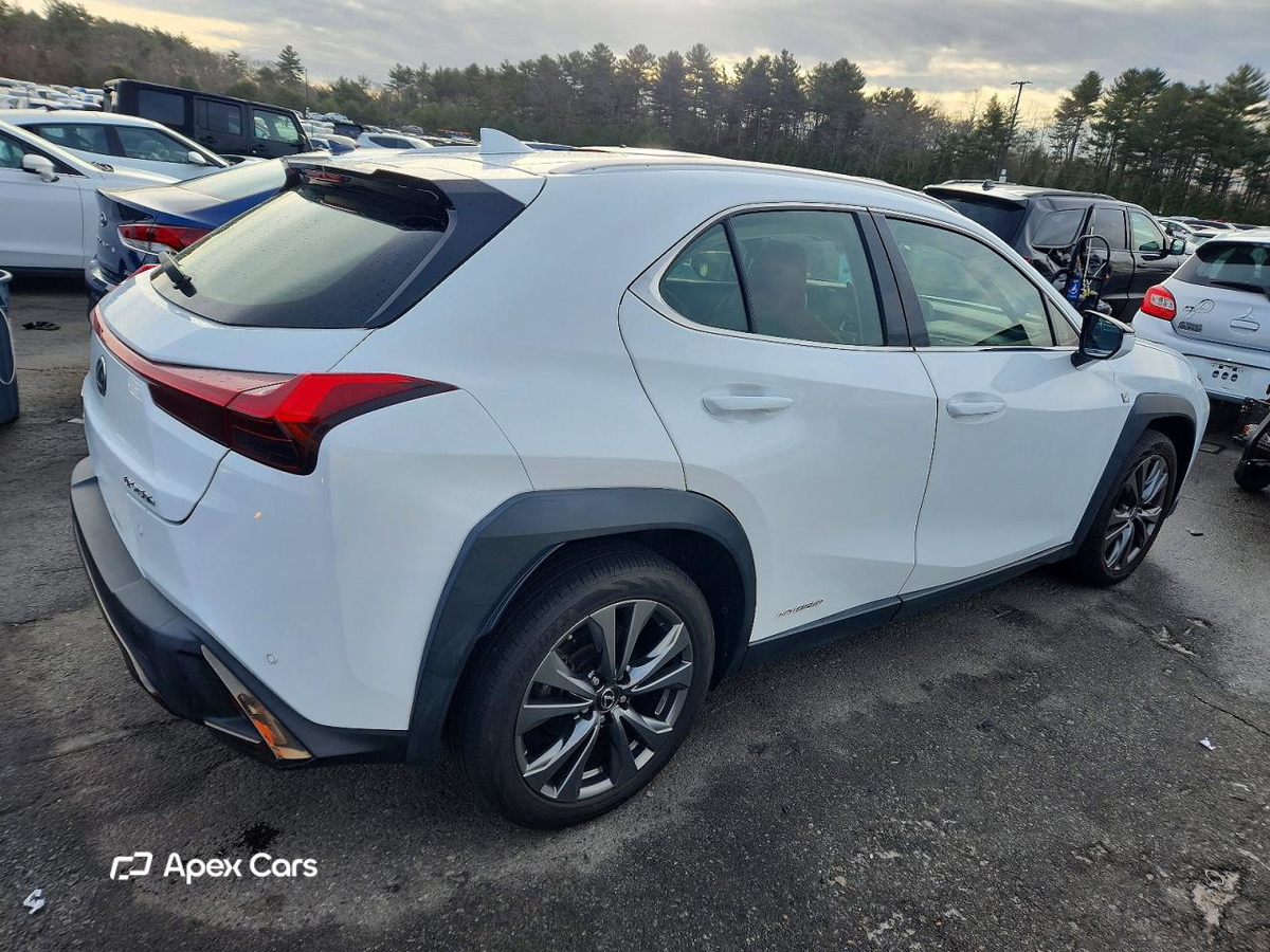 Lexus UX 2021