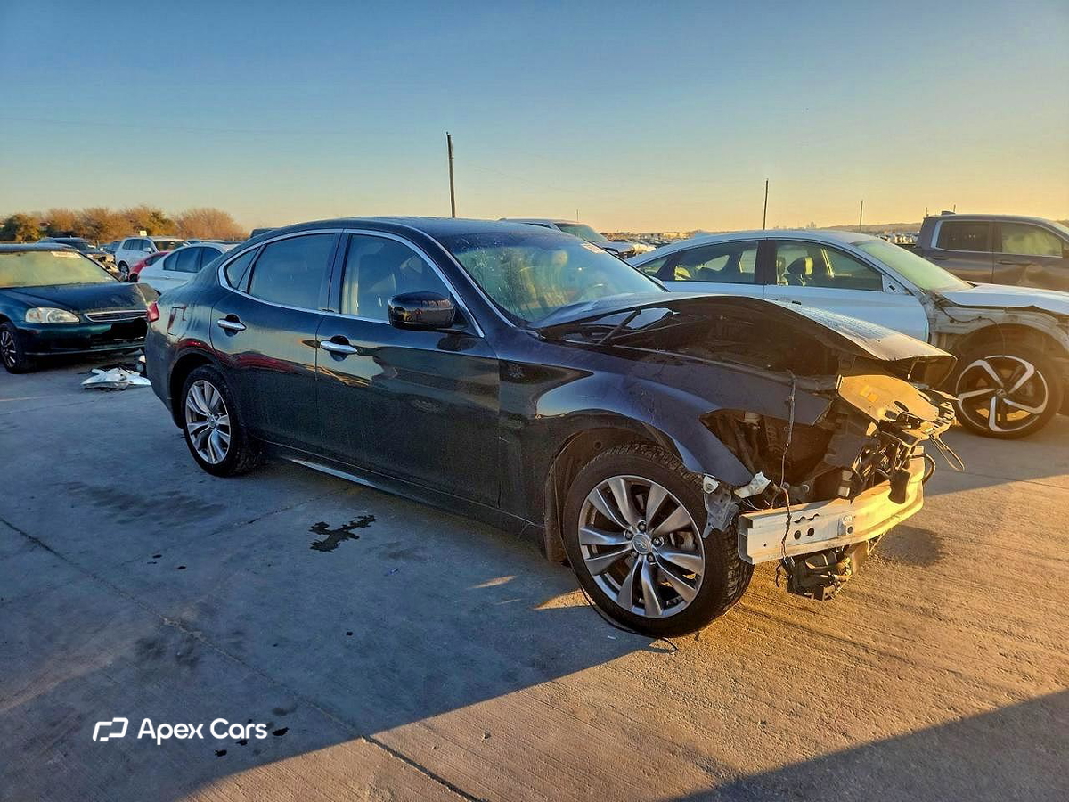 Infiniti M 2013