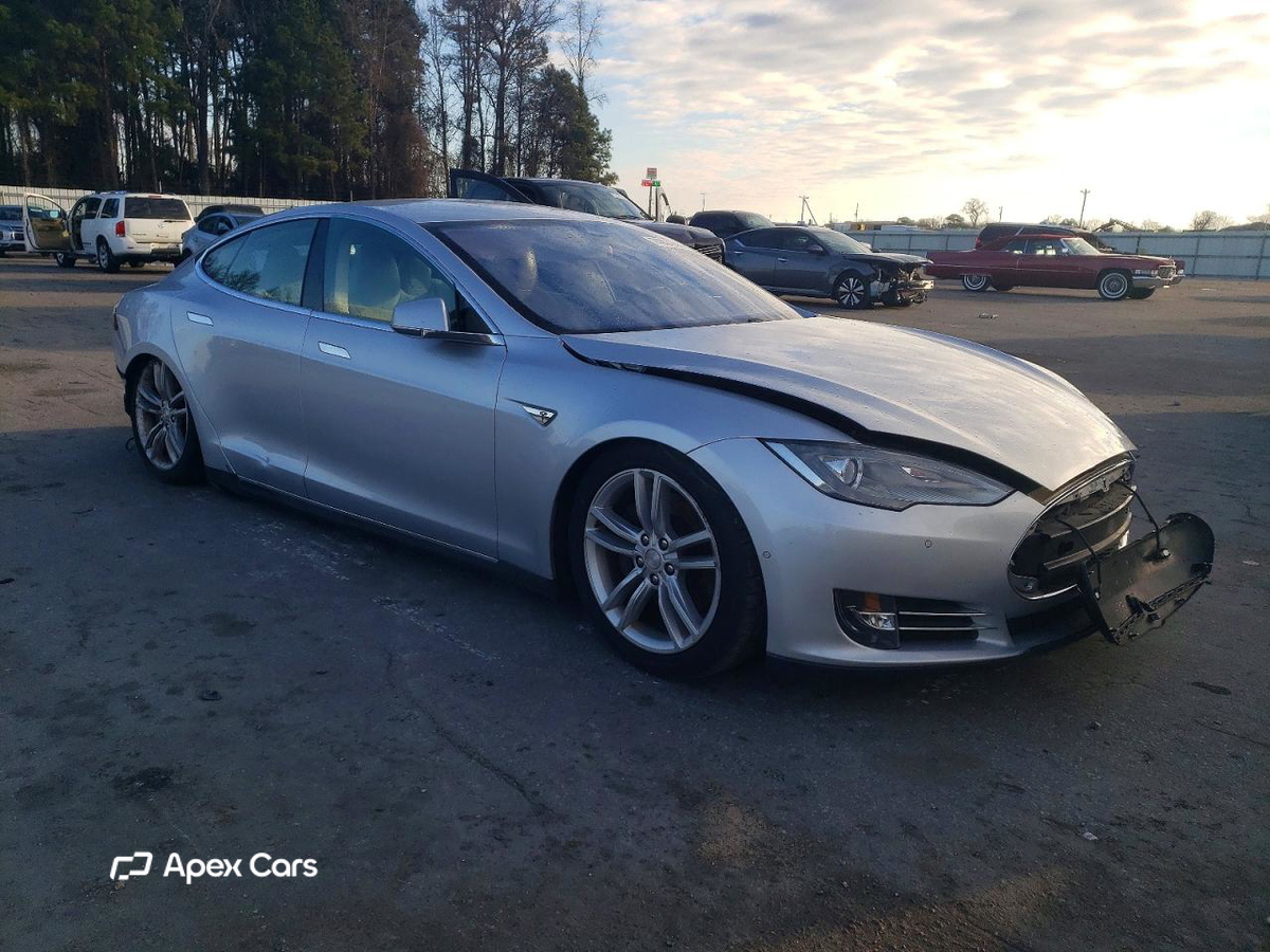 Tesla Model S 2015