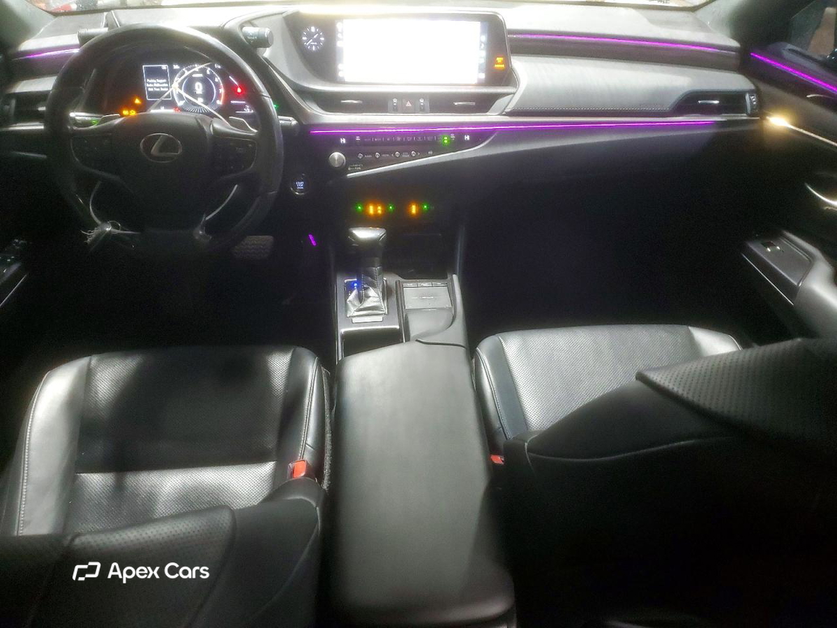 Lexus ES 2021