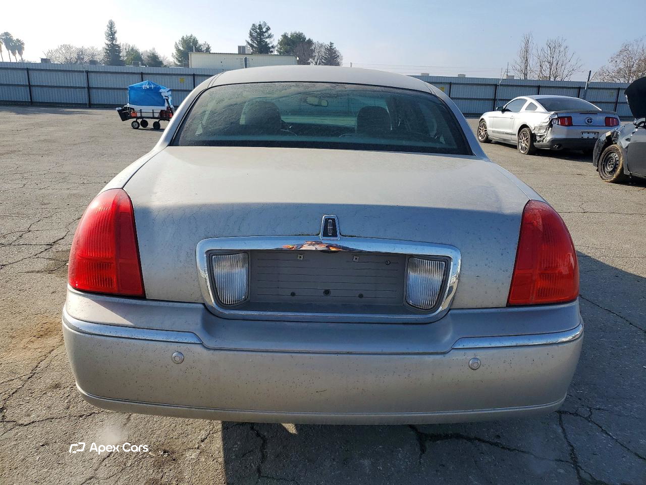 Lincoln Town Car 2004