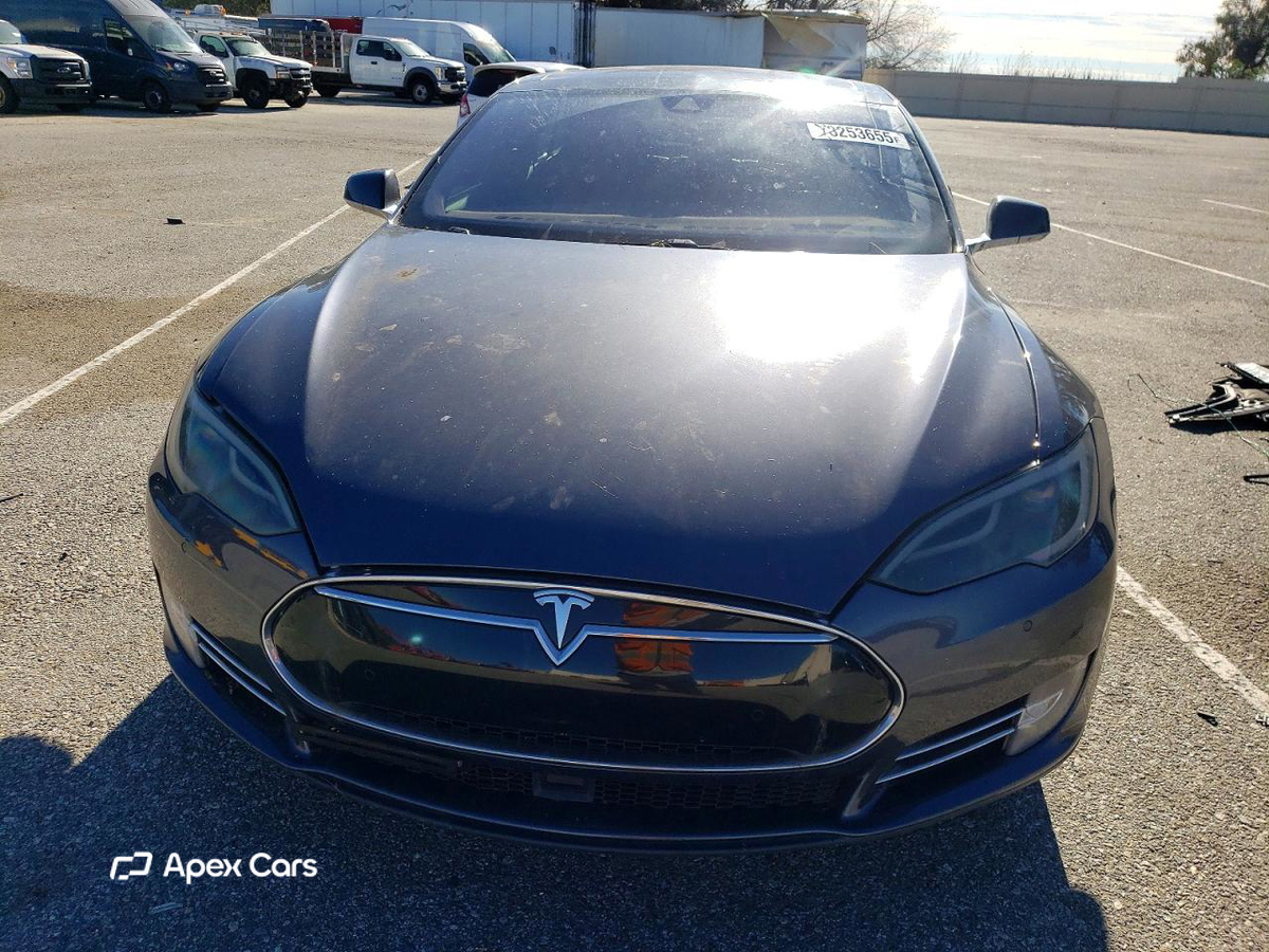 Tesla Model S 2014