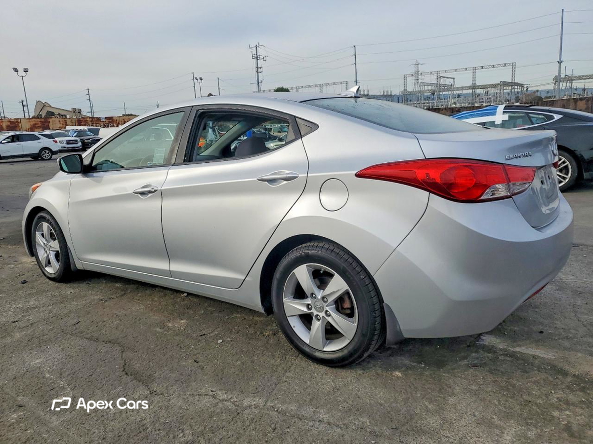 Hyundai Elantra 2013