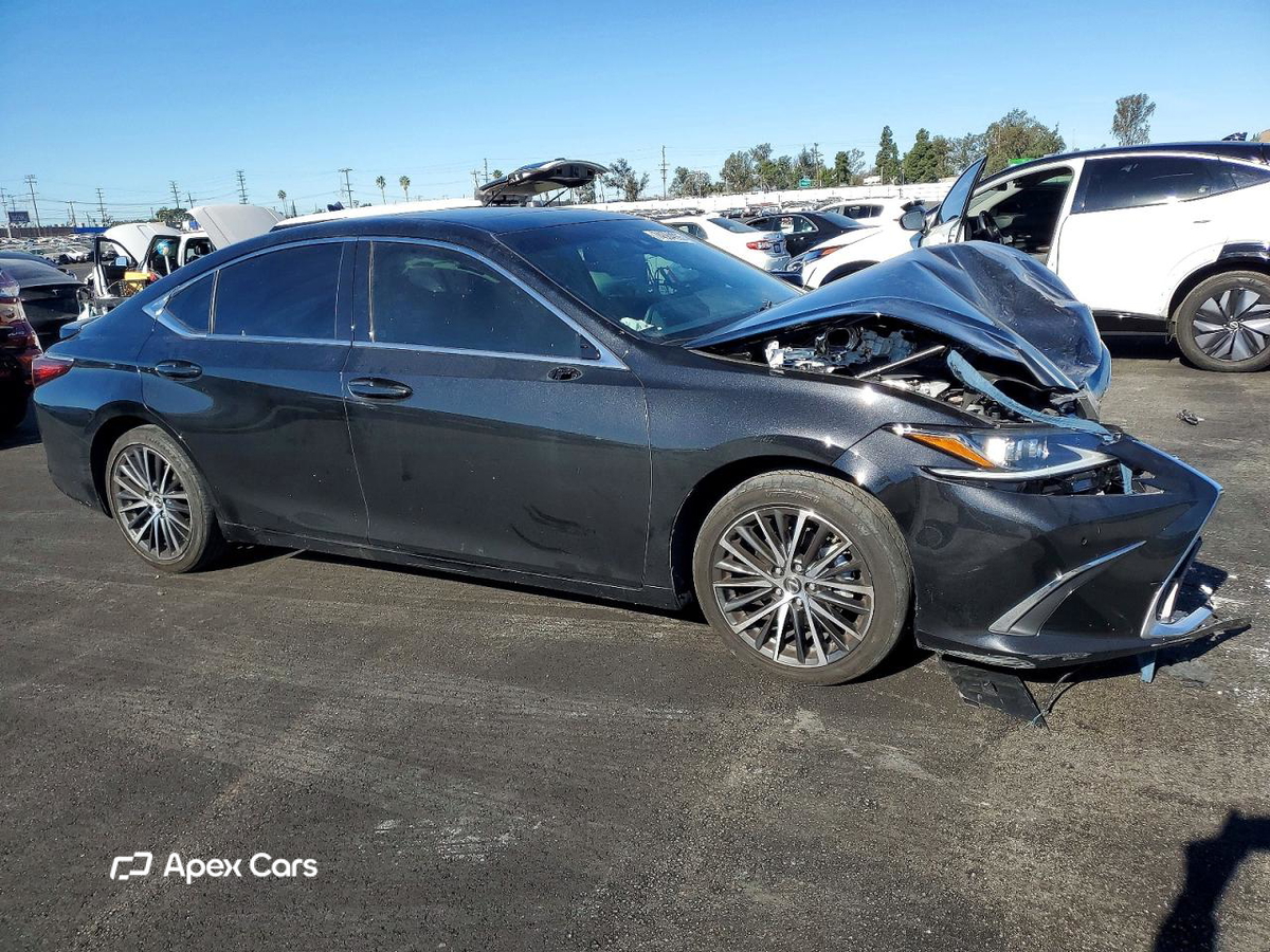Lexus ES 2025