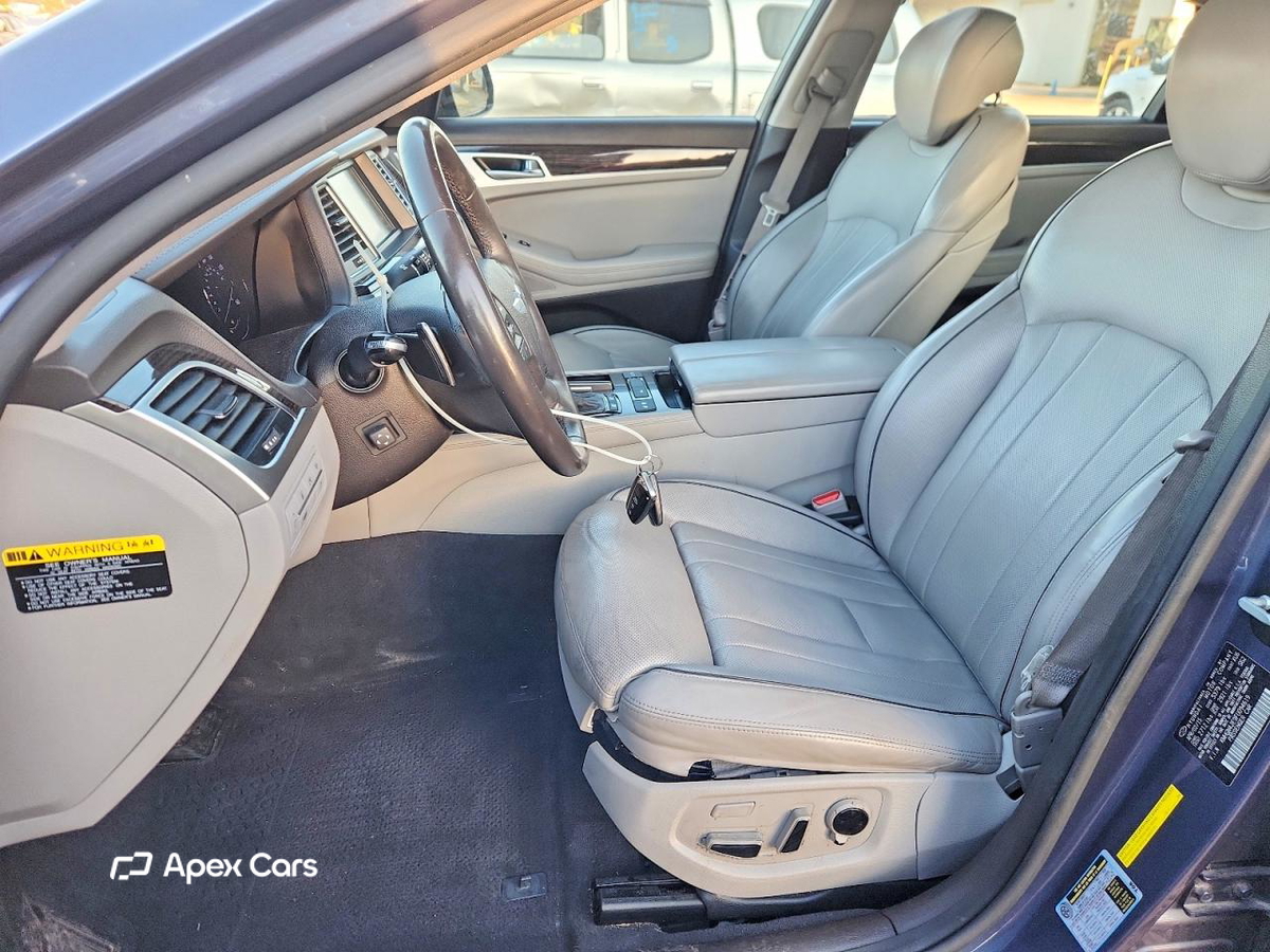 Hyundai Genesis 2015
