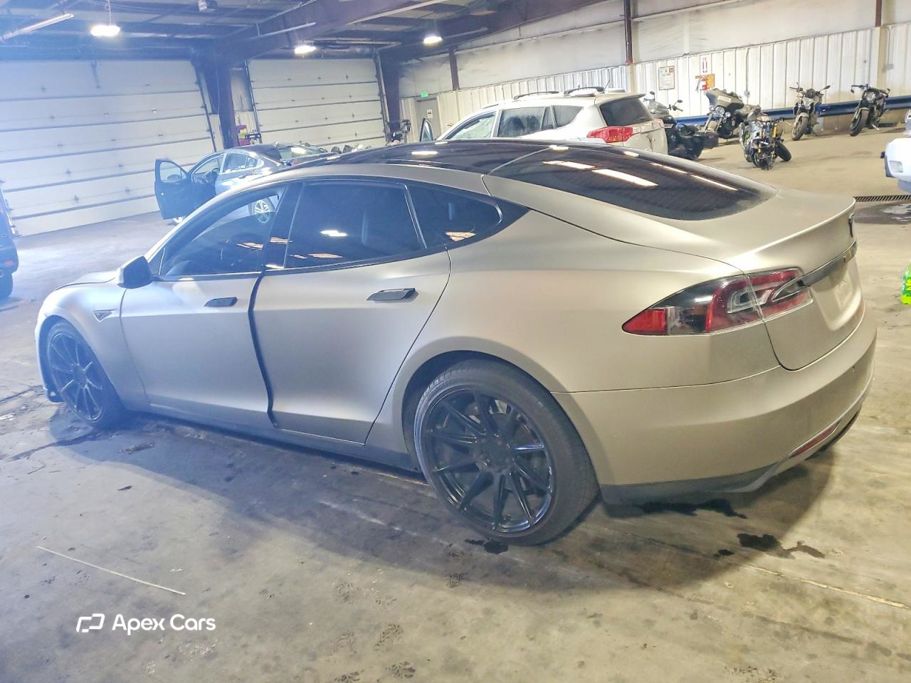 Tesla Model S 2015