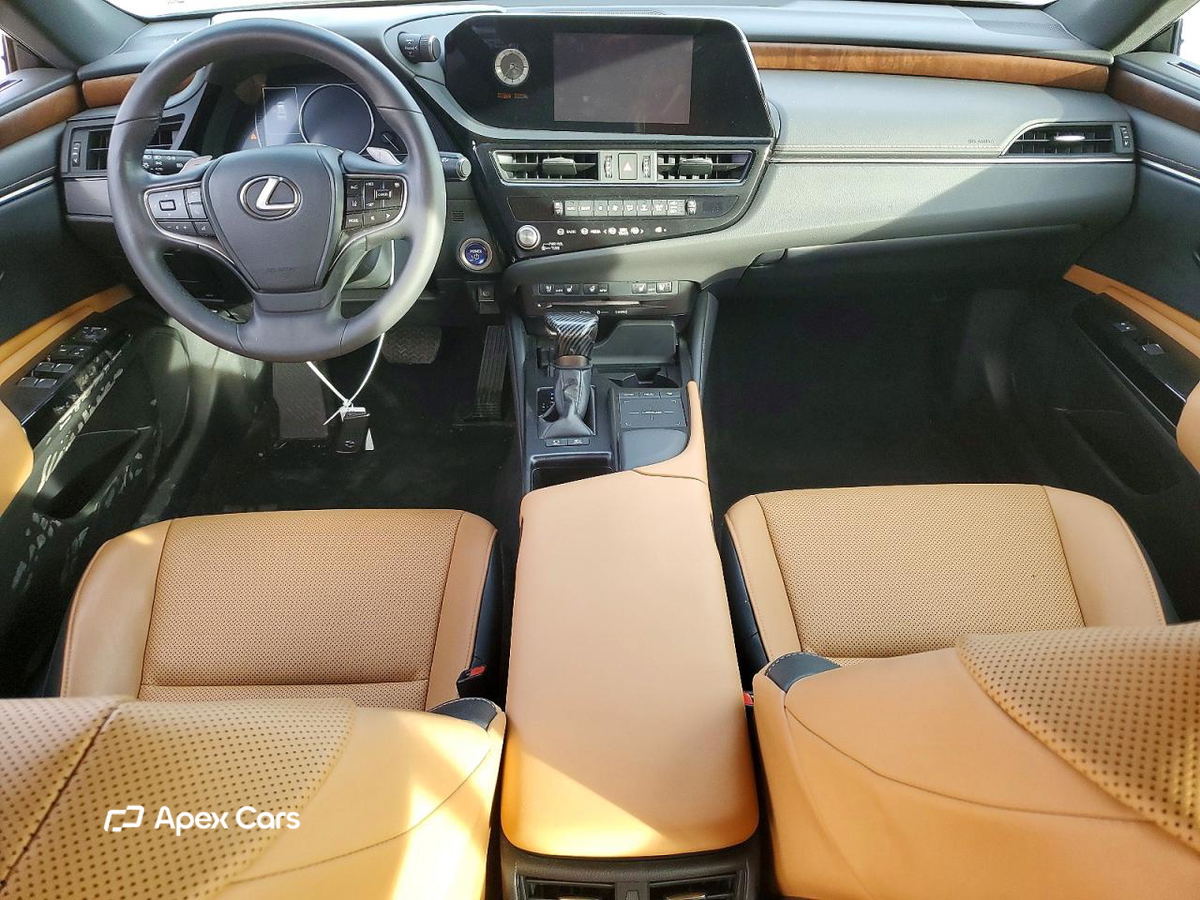 Lexus ES 2022