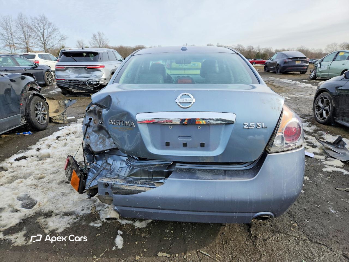 Nissan Altima 2010