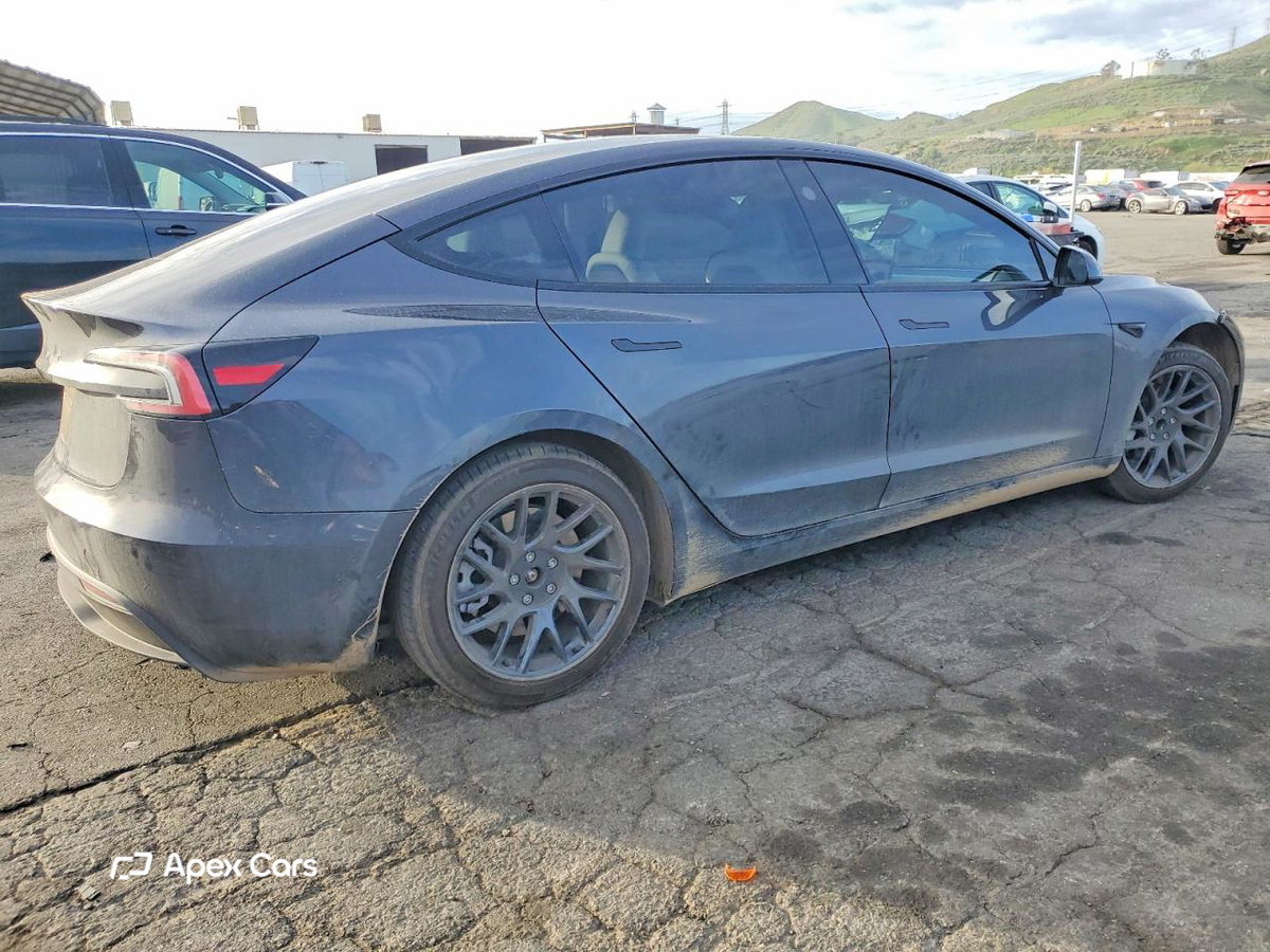 Tesla Model 3 2024